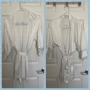 Medium bride robe
